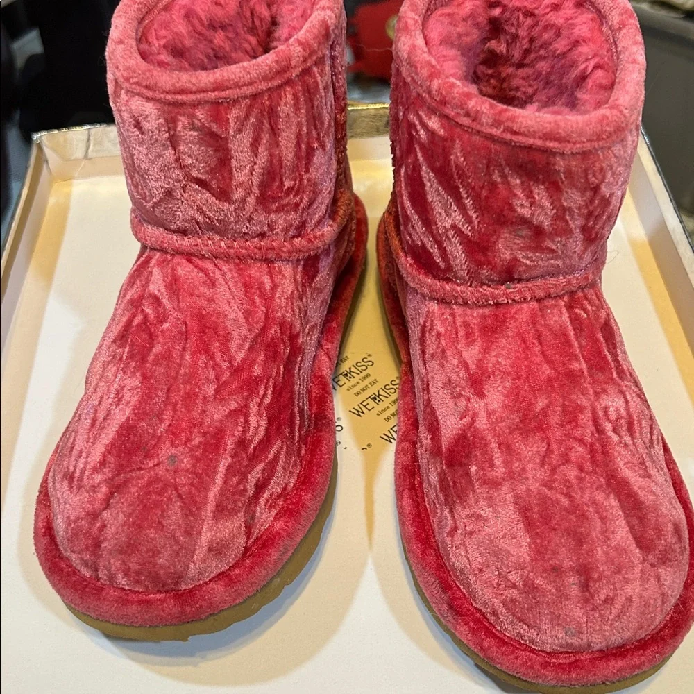 UGG Kids mini velvet hot Pink raspberry sorbet size 1 GUC